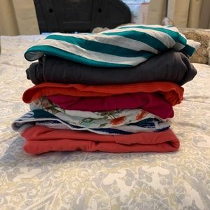 Lot of 7 Nursing Tops & 2 Nursing Dresses- size M